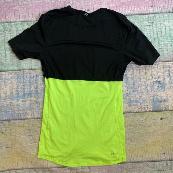 Nike Dri Fit Women's Short Sleeve Running Shirt XS - Picture 5 of 7